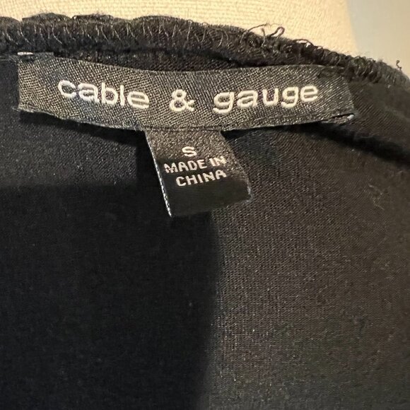 Cable & Gauge Black cold shoulder bell sleeve top, Size Small - Picture 11 of 11